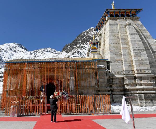 exclusive images of PM Modi visit of Kedarnath on diwali
